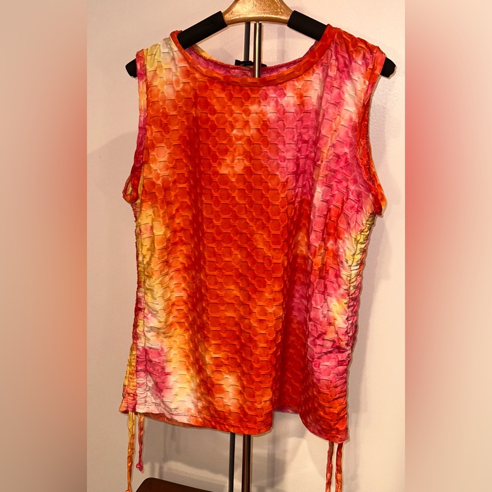 Vibrant Tie-Dye Sleeveless Top. Size 3X (look at measurements, a smaller 3X)